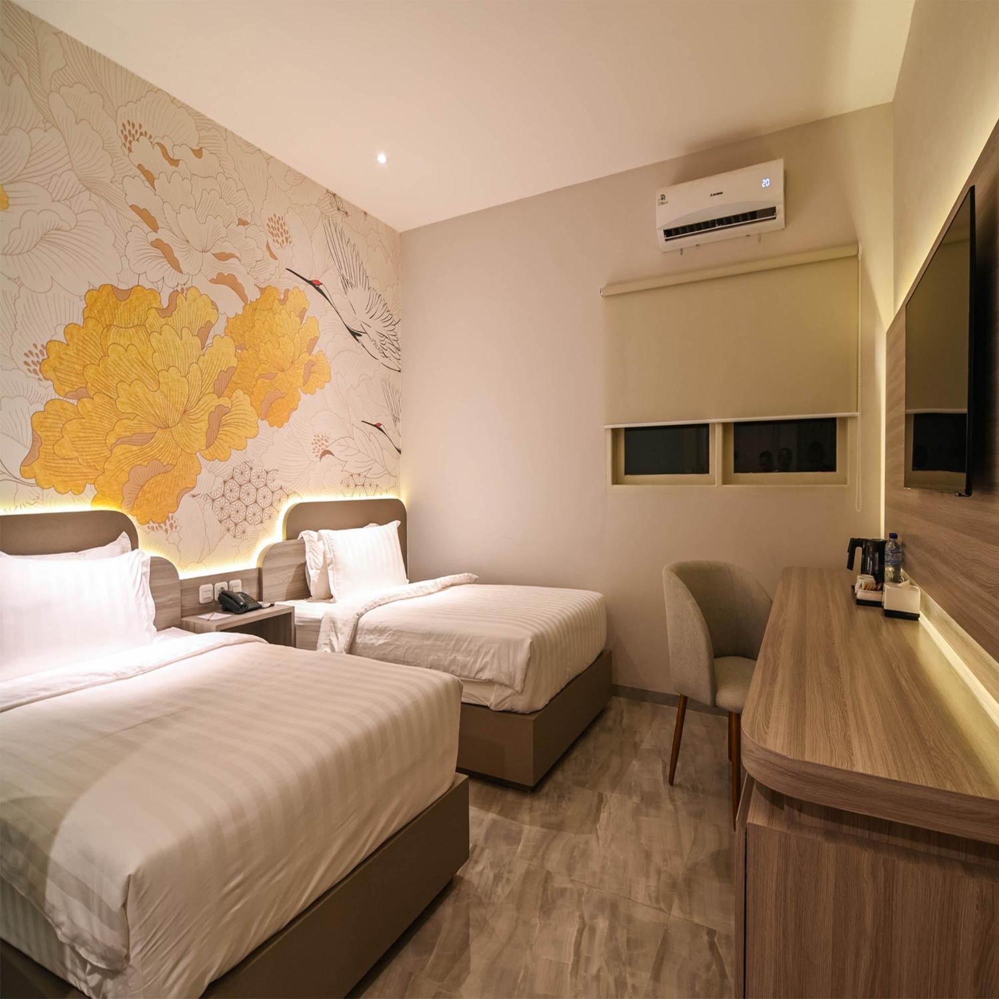 Yulia Hotel Managed By Hig Gorontalo Kültér fotó